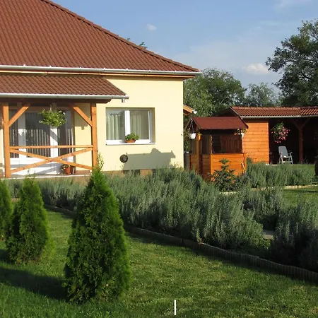 Levendula Vendeghaz 招待所 Tiszaszolos