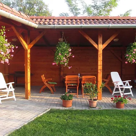 Levendula Vendeghaz 3*